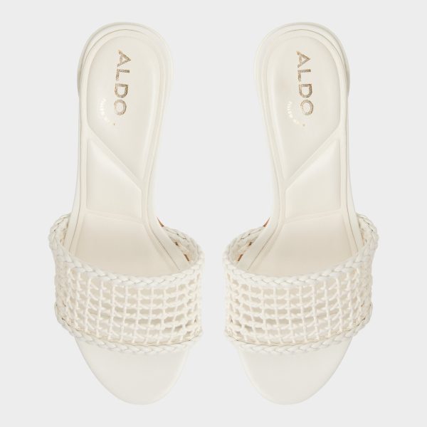 Beachdate - Image 6