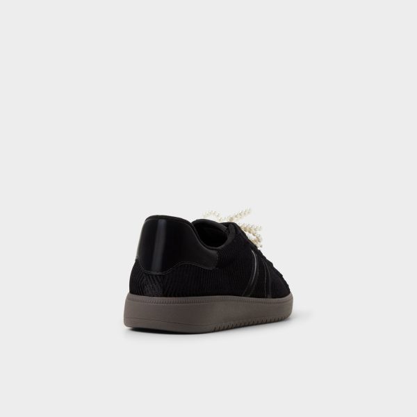 Chicsneaker2 - Image 2