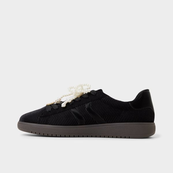 Chicsneaker2 - Image 3